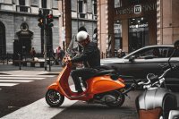 Een scooter kopen? Dit kost het verzekeren daarvan